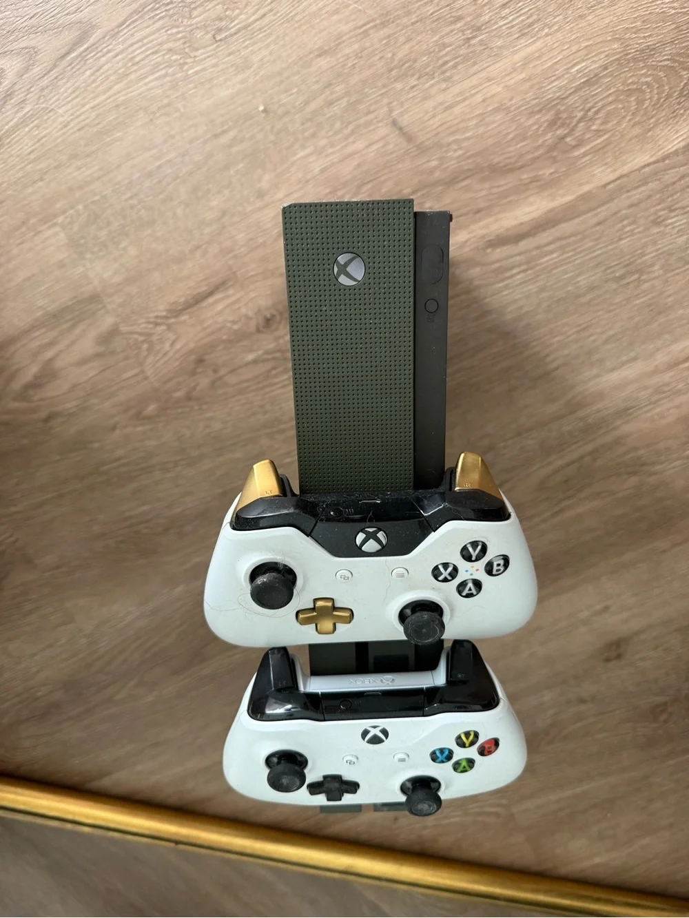 Xbox 1s battlefield White & Gold Wireless Controller